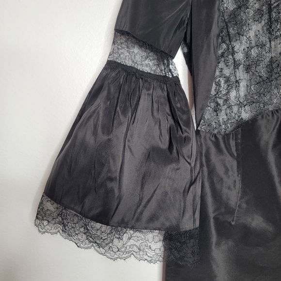 PREEN BY THORNTON BREGAZZI ARYA MINI DRESS BLACK LACE WITH BELL SLEEVES SZ. L - Picture 3 of 9